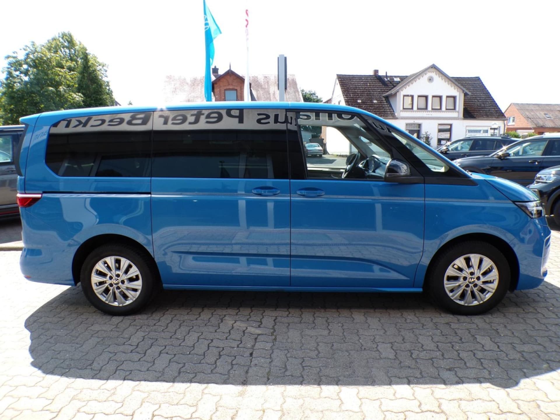 Volkswagen Multivan Langversion Basis-Modell