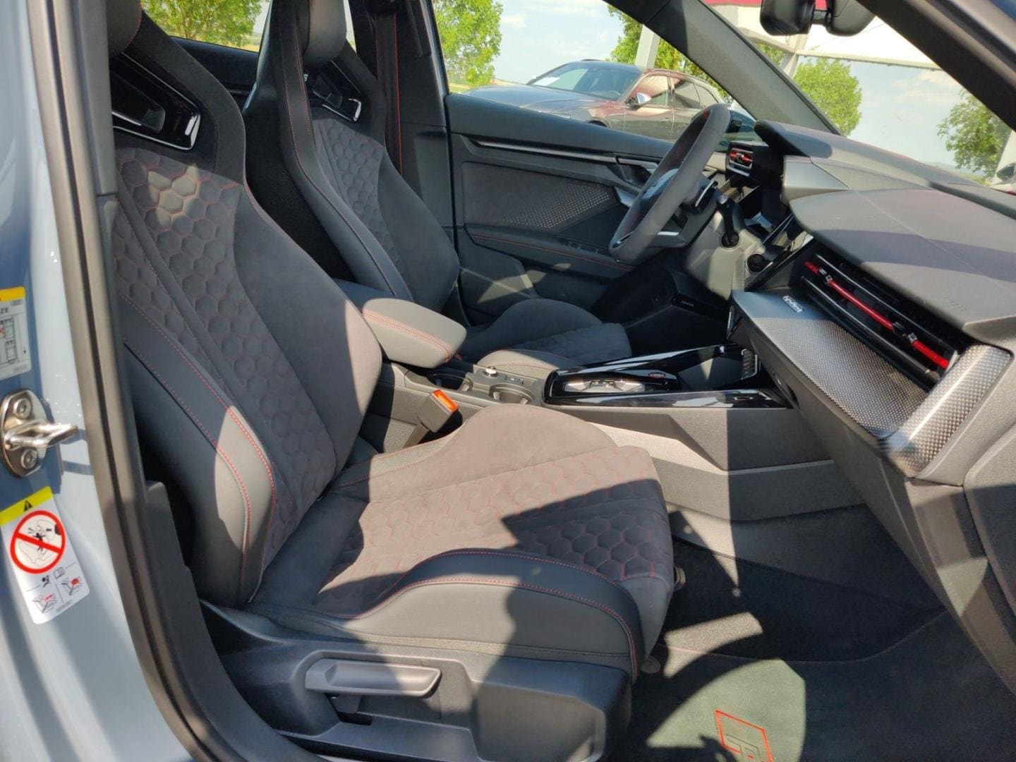 Bild über Audi RS 3 Sportback TFSI quattro 294 kW S tronic - für weitere Informationen kontaktieren Sie den Audi Partner