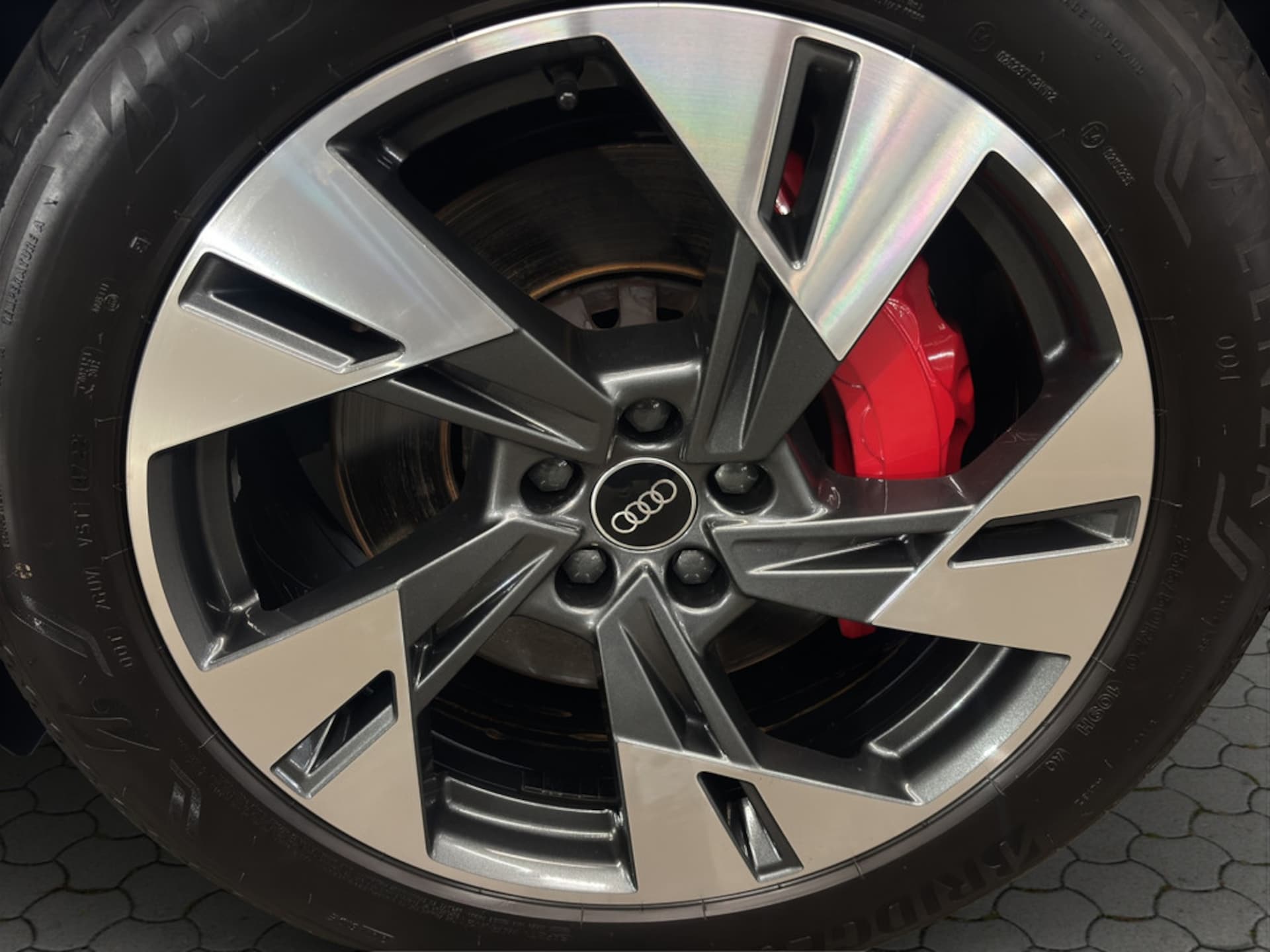 Audi Q8 e-tron S line