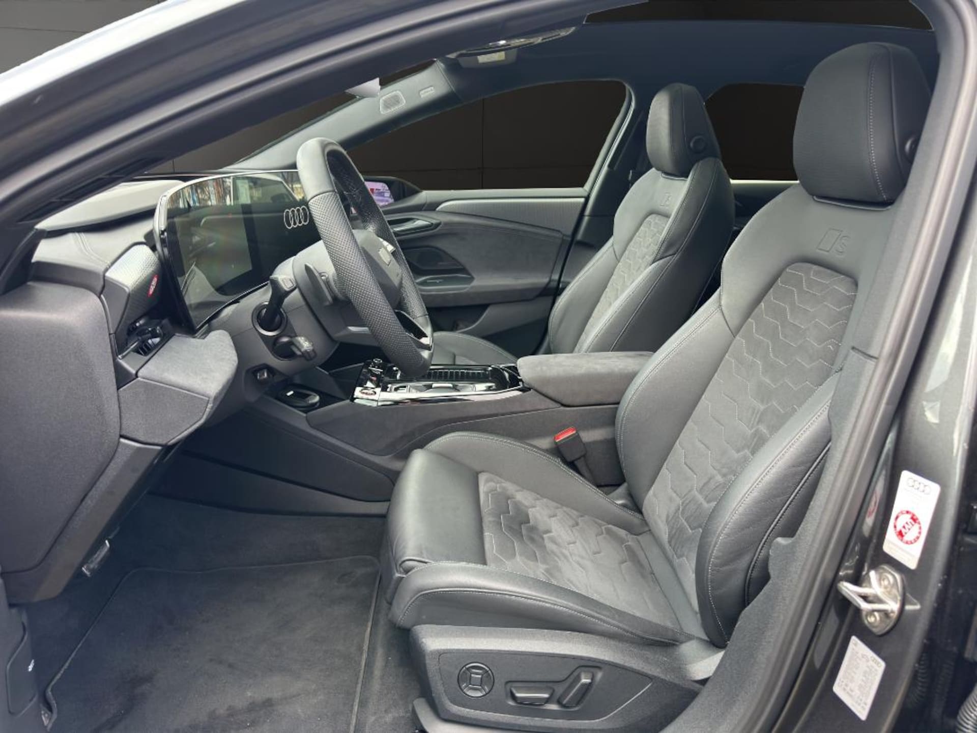 Audi A6 Avant e-tron edition one