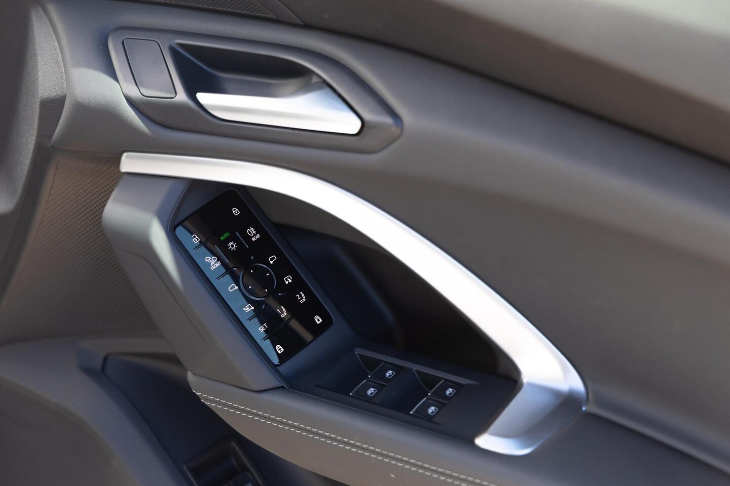 Image about Audi Q5 SUV e-hybrid quattro S tronic