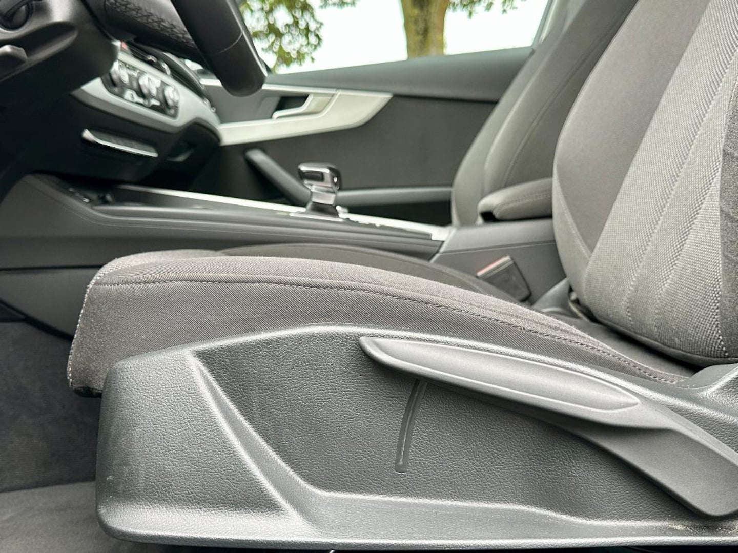 Bild über Audi A4 Avant advanced 35 TFSI S tronic - für weitere Informationen kontaktieren Sie den Audi Partner