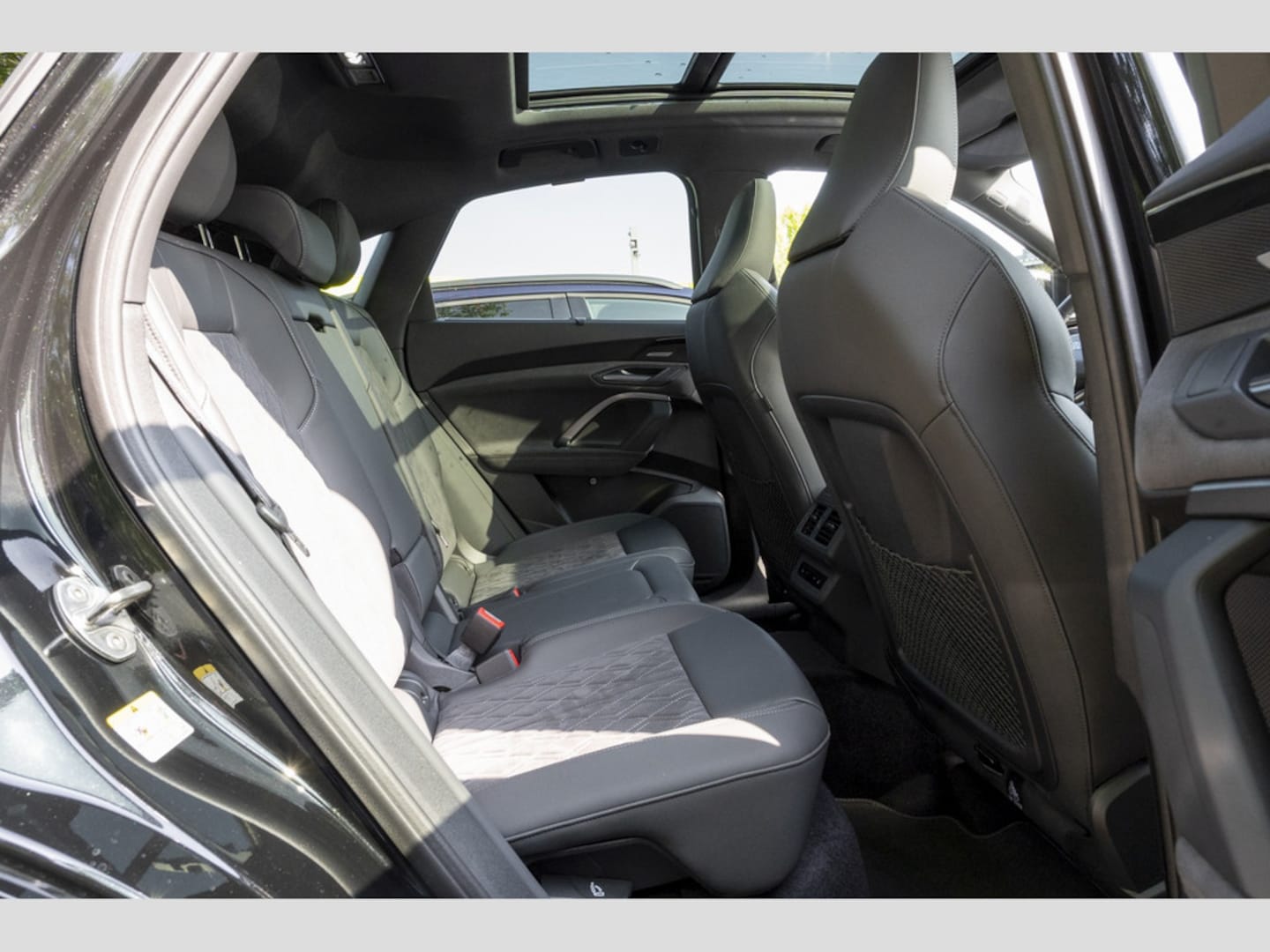 Bild über Audi Q5 Sportback TDI quattro 150 kW S tronic - für weitere Informationen kontaktieren Sie den Audi Partner