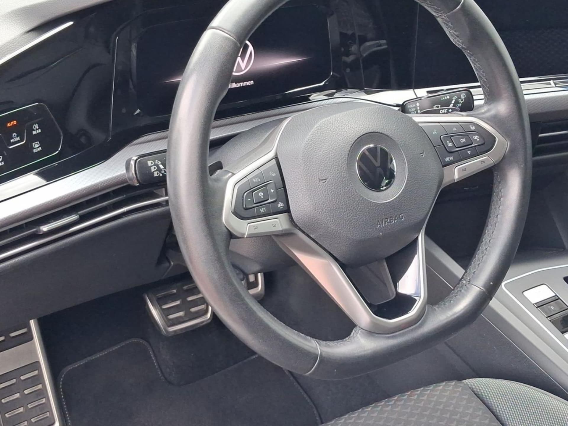 Volkswagen Golf Active