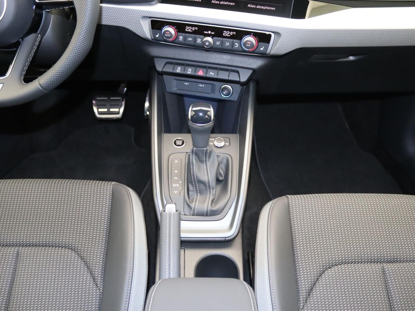Bild über Audi A1 Sportback S line 30 TFSI S tronic - für weitere Informationen kontaktieren Sie den Audi Partner
