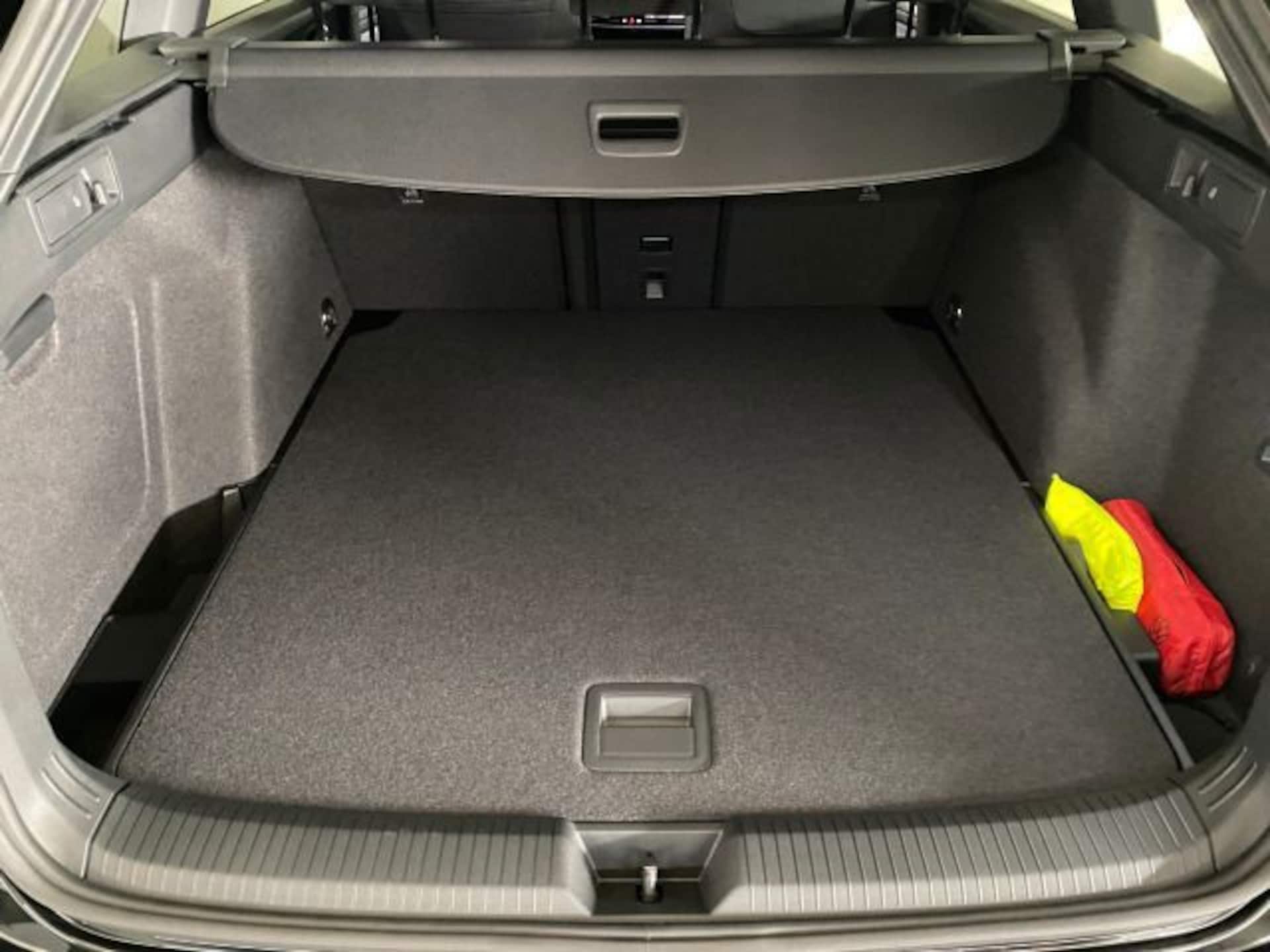 Volkswagen Golf Variant R