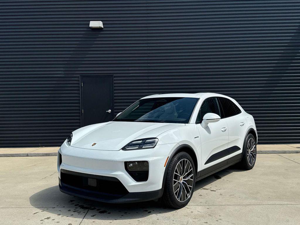 2024 Porsche Macan Macan 4 Electric's photo