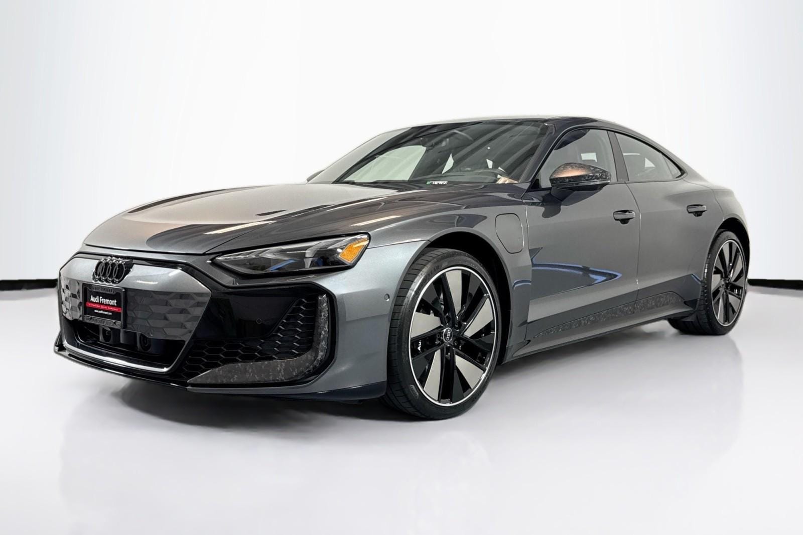 2025 Audi RS e-tron GT -'s photo
