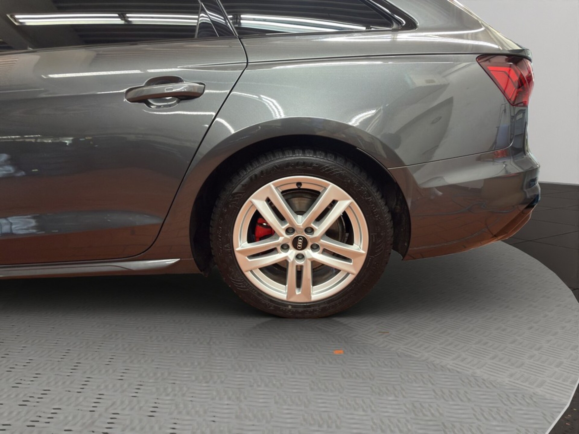Audi A4 Avant S line