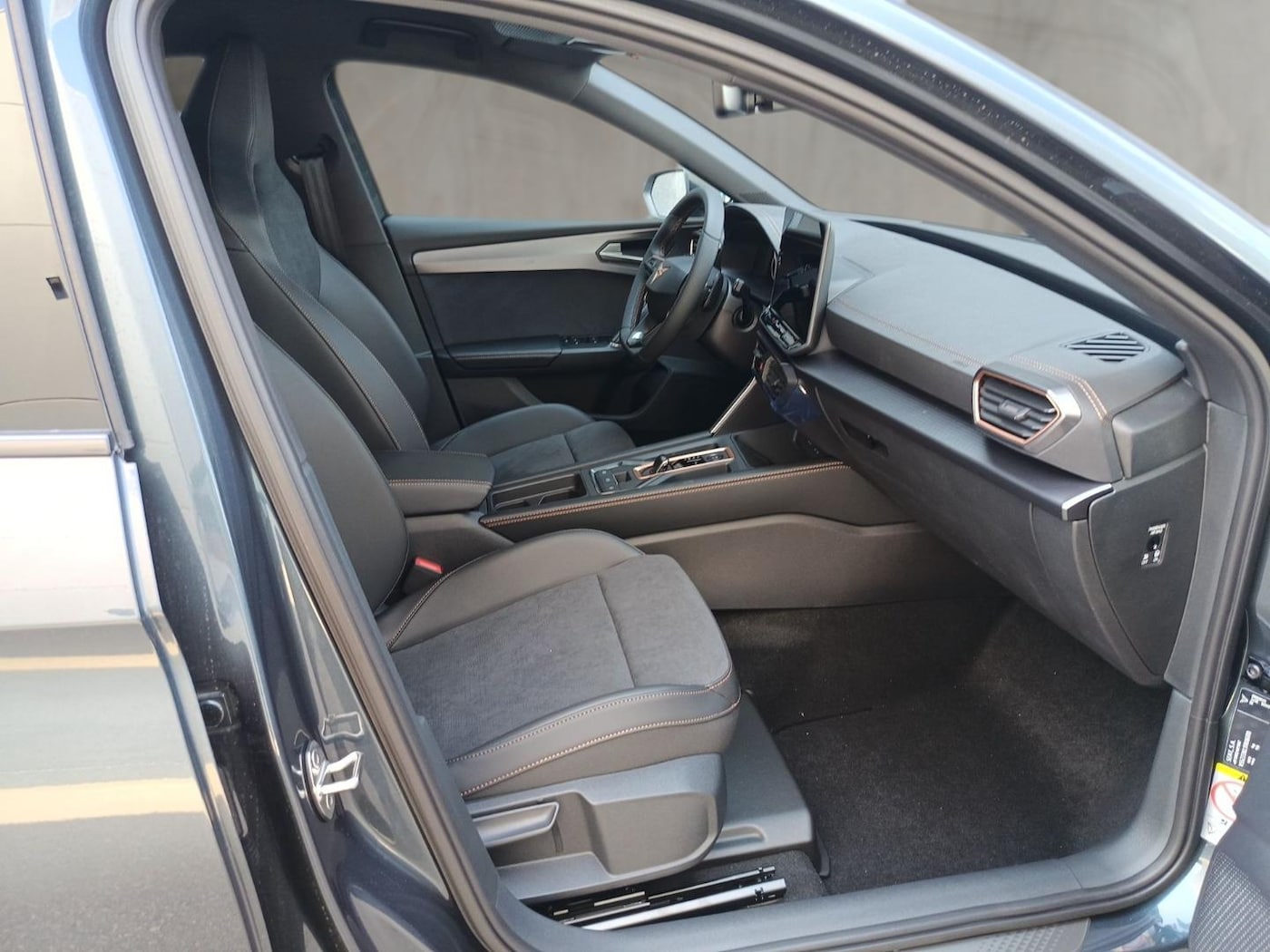 CUPRA Leon León 1.5 eTSI DSG 110 kW (150 CV) — photo 5