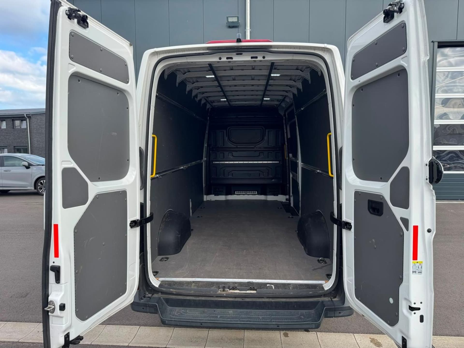 Volkswagen Crafter Kasten langer Radstand