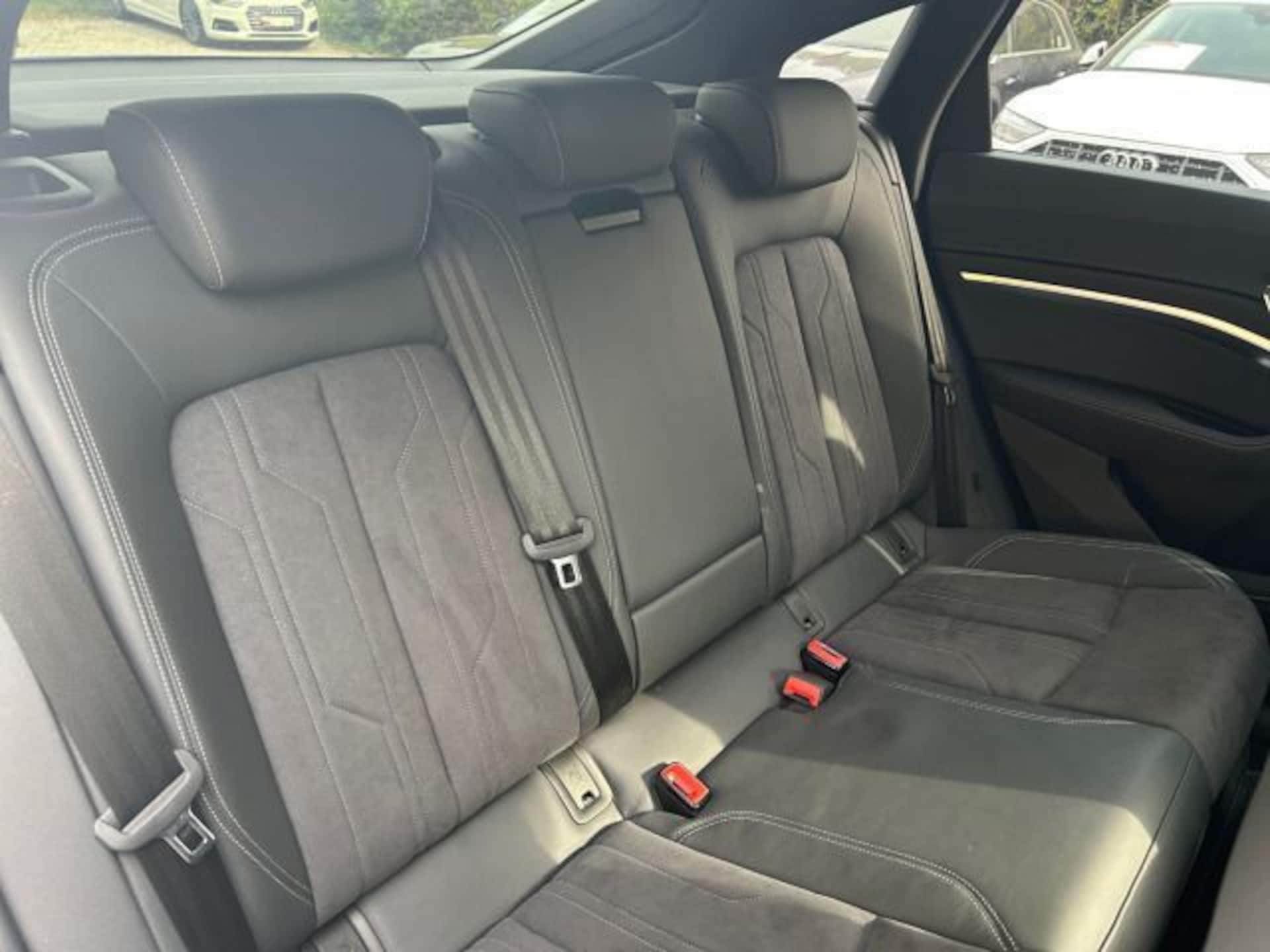 Audi Q8 Sportback e-tron S line