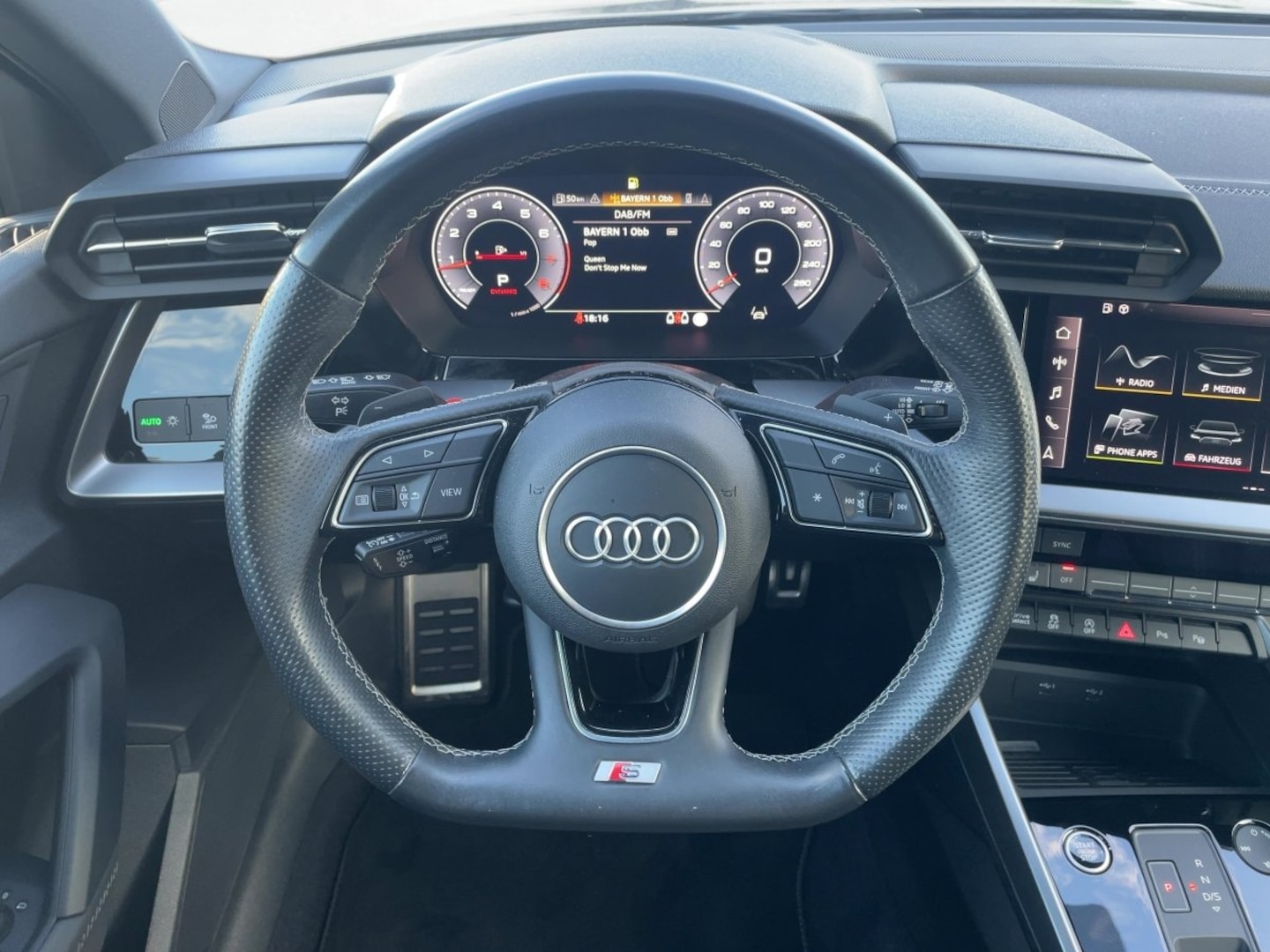 Bild über Audi A3 Sportback S line 35 TFSI S tronic - für weitere Informationen kontaktieren Sie den Audi Partner