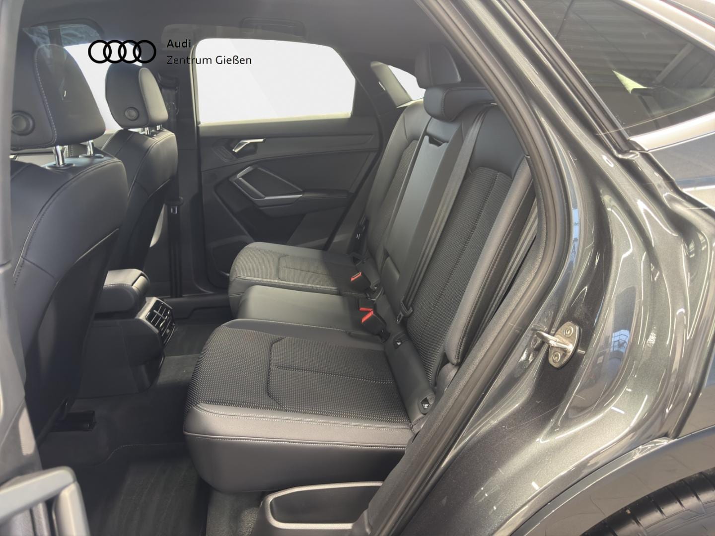Bild über Audi Q3 Sportback S line 35 TFSI S tronic - für weitere Informationen kontaktieren Sie den Audi Partner