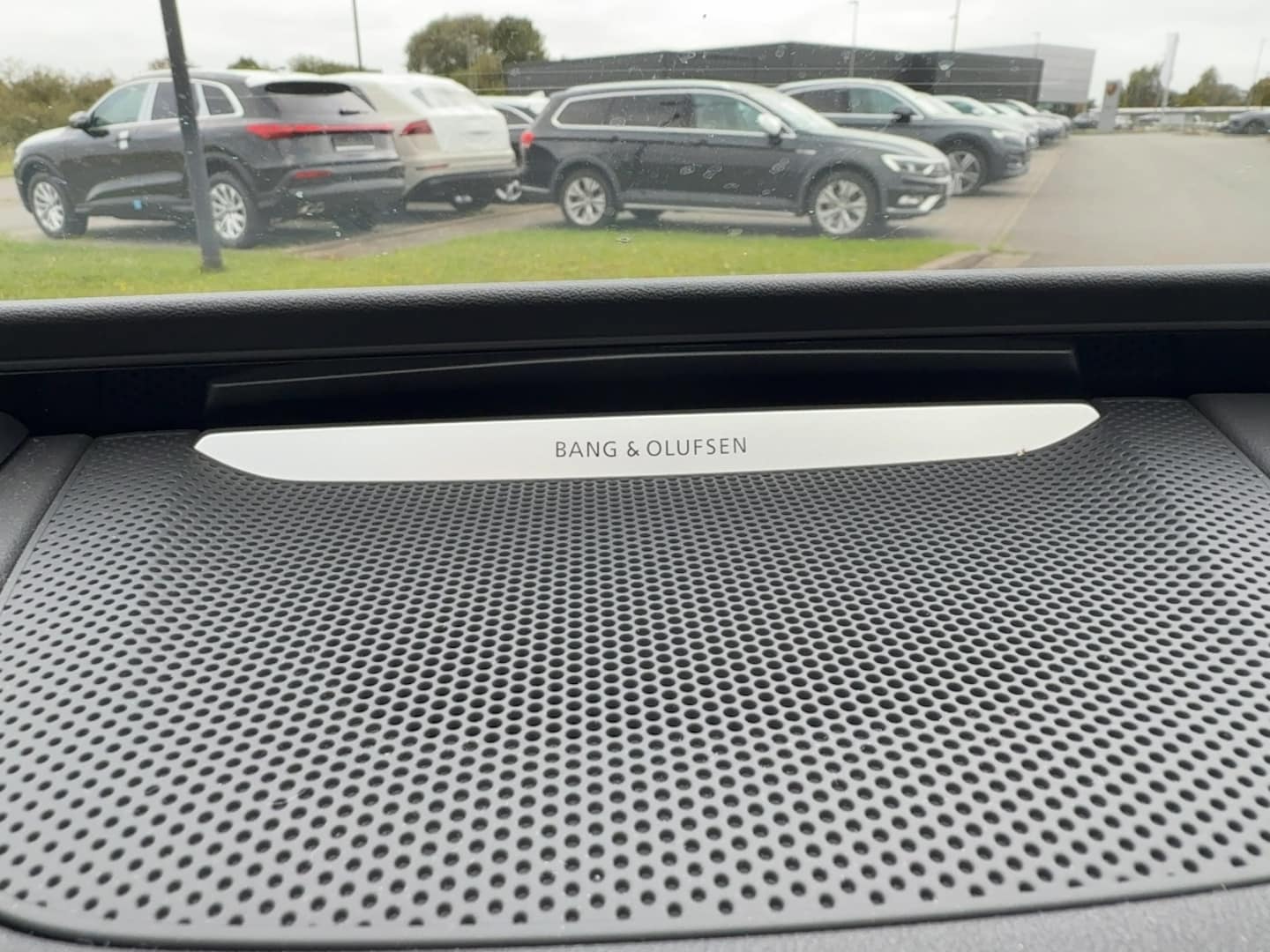 Bild über Audi A6 Avant e-tron e-tron performance - für weitere Informationen kontaktieren Sie den Audi Partner