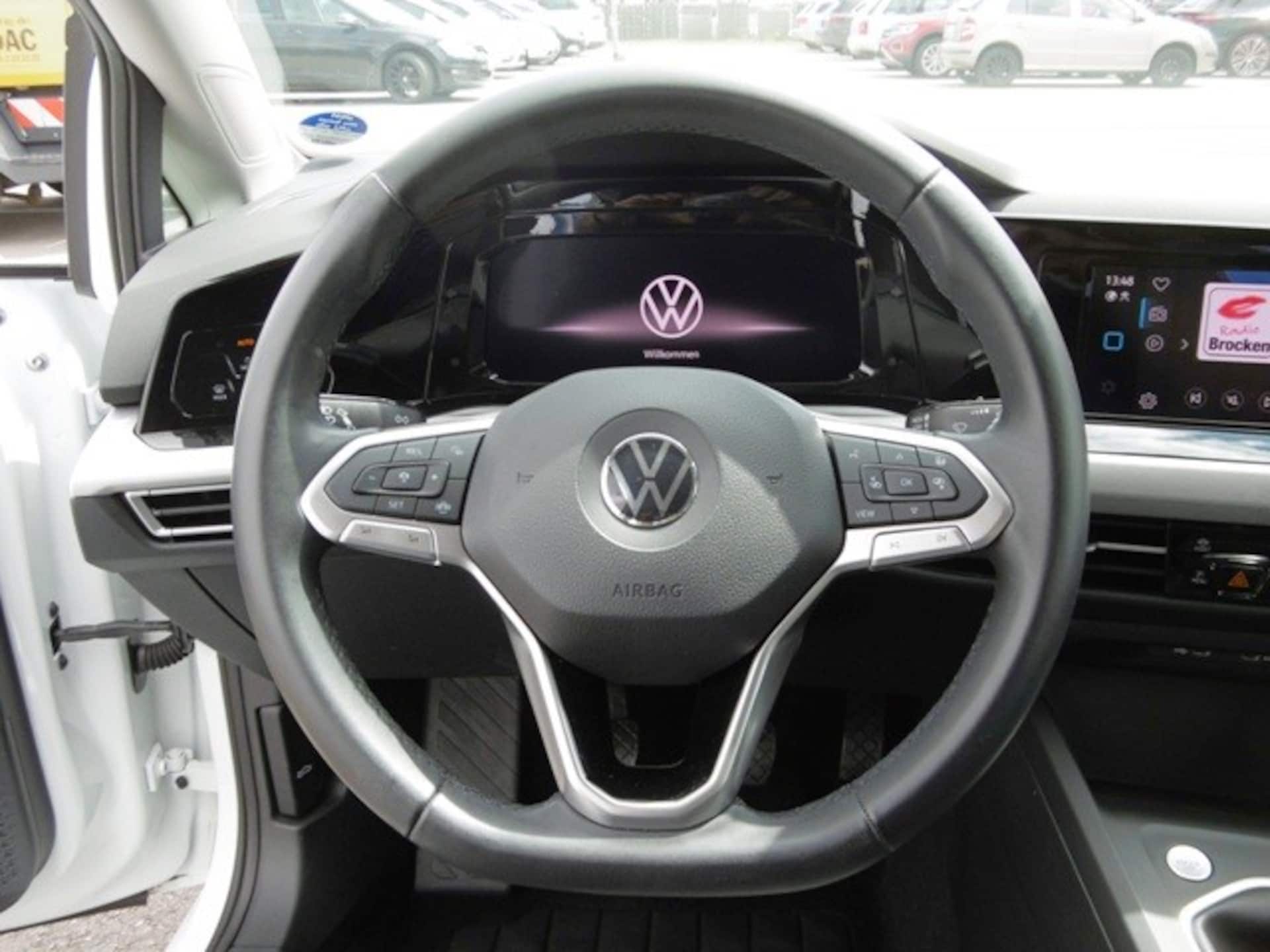 Volkswagen Golf Life