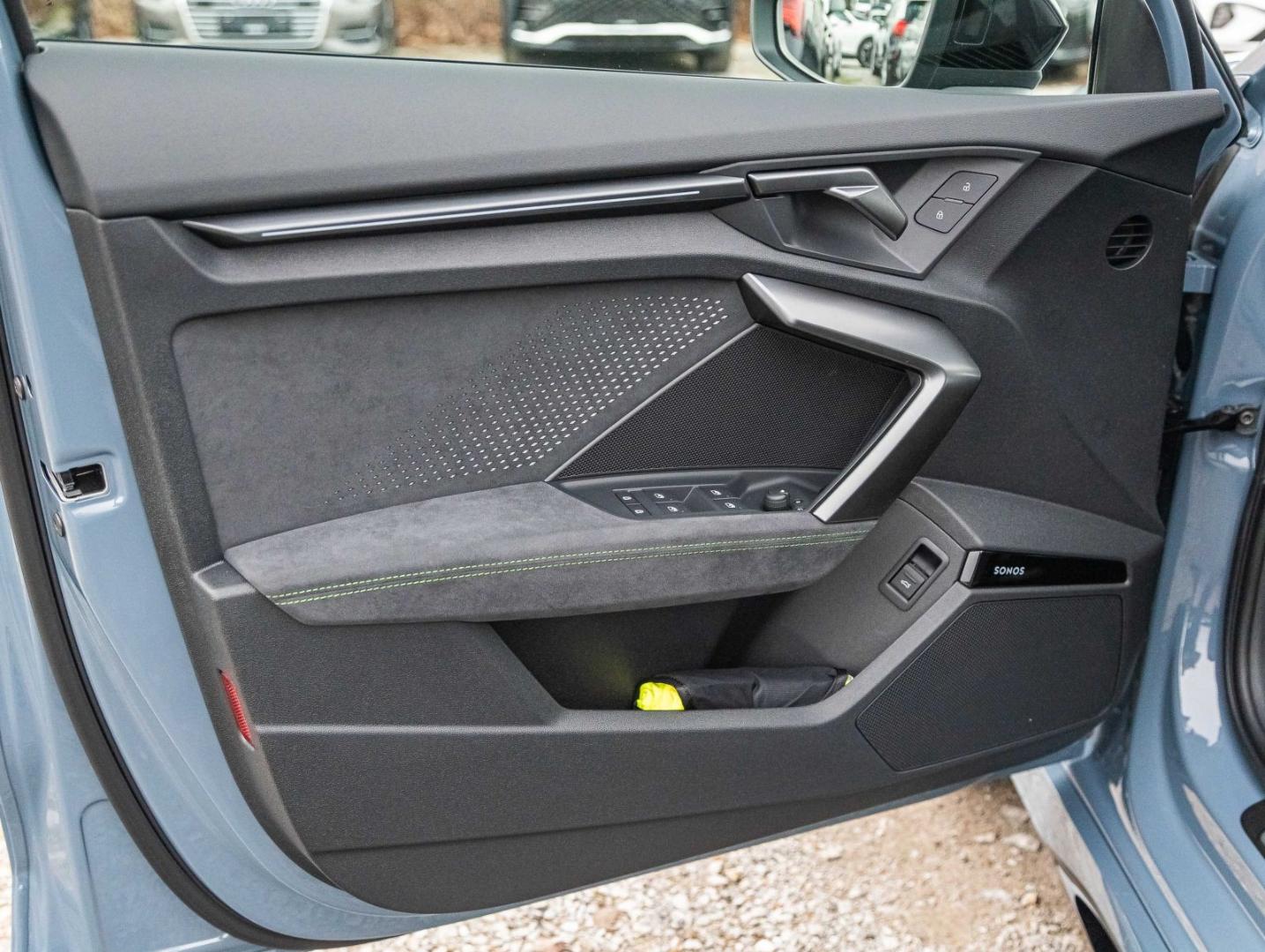 Image about Audi RS 3 Limousine TFSI quattro S tronic