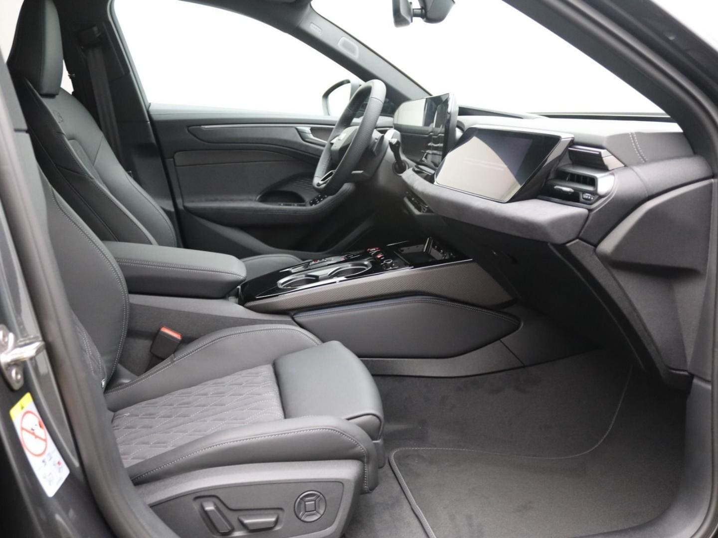 Bild über Audi A6 Avant edition one TDI quattro 220 kW S tronic - für weitere Informationen kontaktieren Sie den Audi Partner