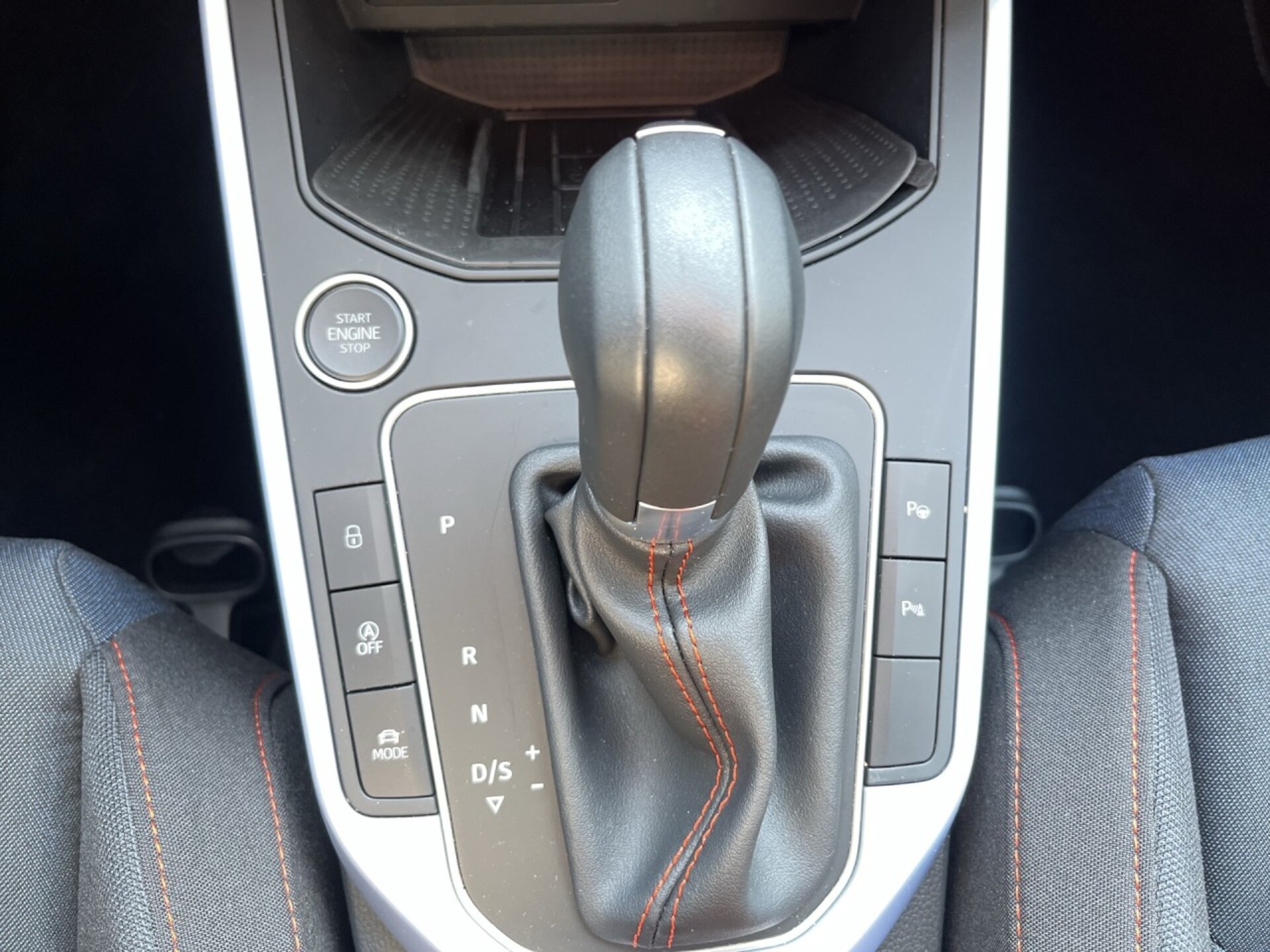 SEAT Arona FR