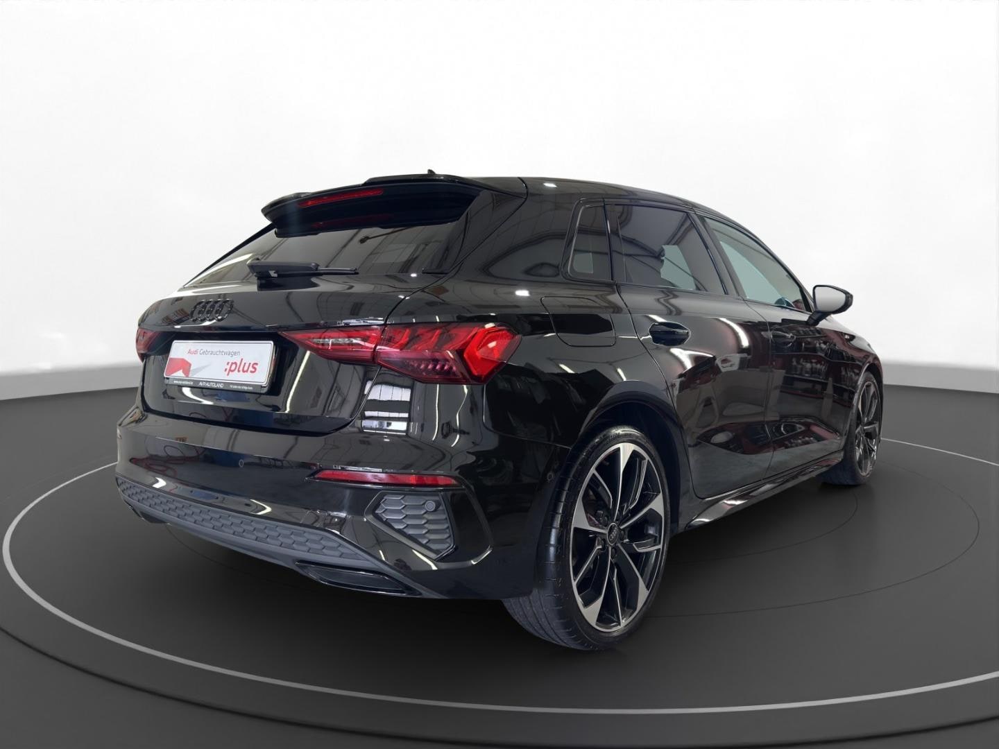 Bild über Audi A3 Sportback S line 35 TFSI Schaltgetriebe - für weitere Informationen kontaktieren Sie den Audi Partner