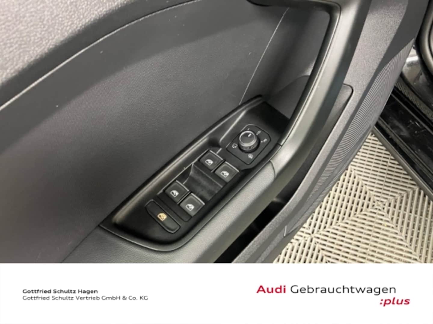 Bild über Audi A1 Sportback S line 30 TFSI S tronic - für weitere Informationen kontaktieren Sie den Audi Partner
