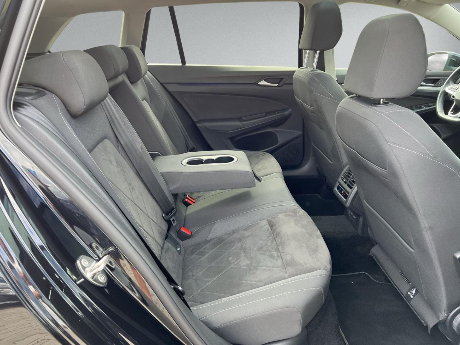 Volkswagen Golf Variant Life