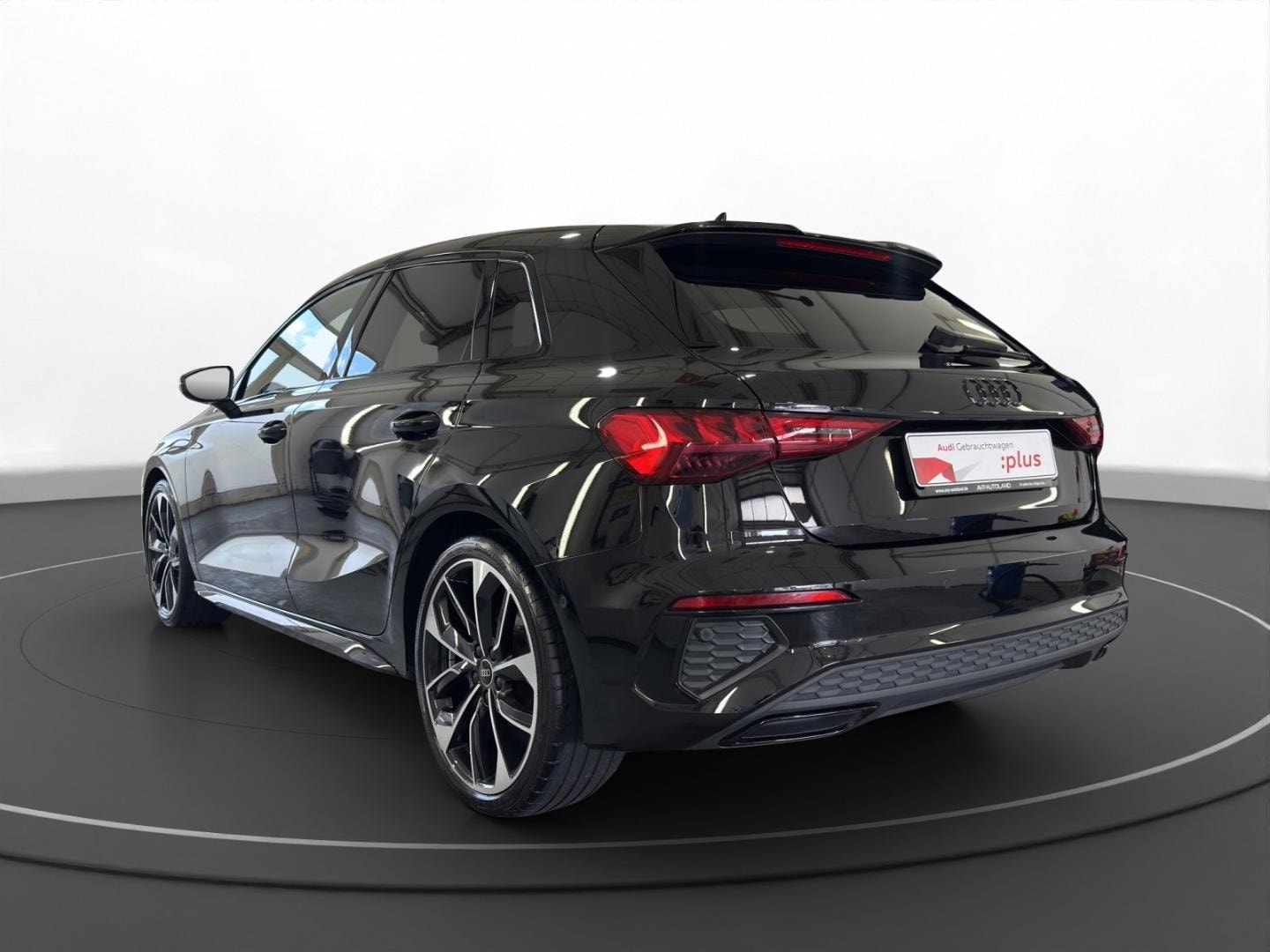 Bild über Audi A3 Sportback S line 35 TFSI Schaltgetriebe - für weitere Informationen kontaktieren Sie den Audi Partner