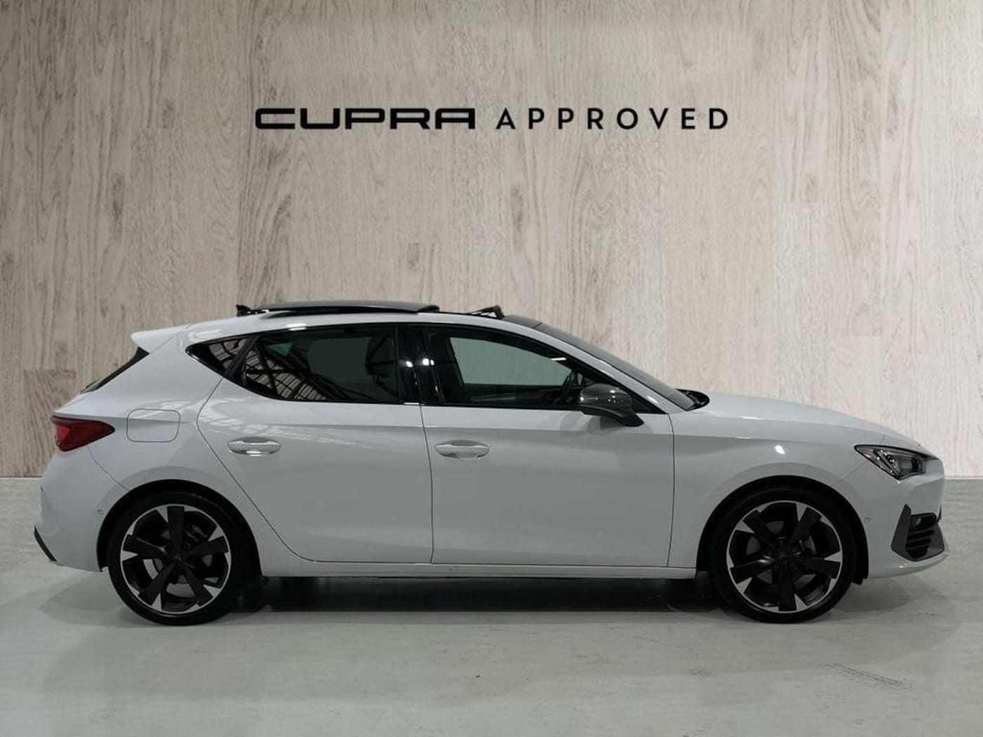 CUPRA Leon León 1.5 eTSI DSG 110 kW (150 CV) — photo 4