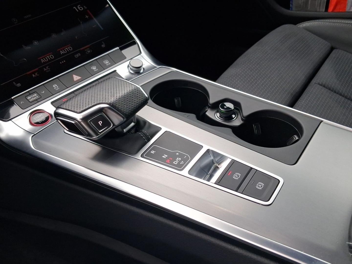 Bild über Audi S6 Avant TDI quattro tiptronic - für weitere Informationen kontaktieren Sie den Audi Partner