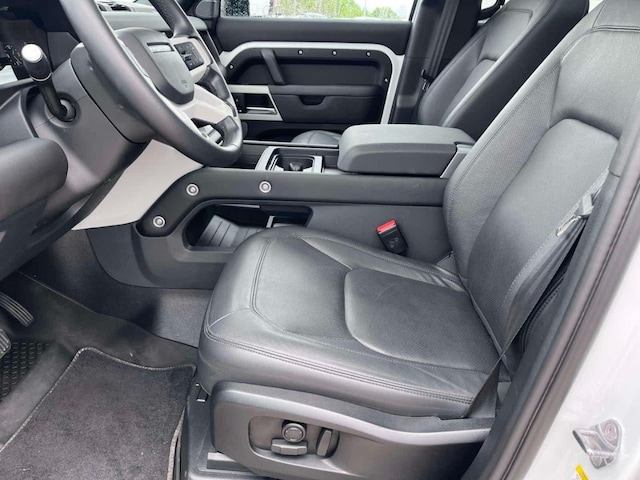 2024 Land Rover Defender S - Photo 17