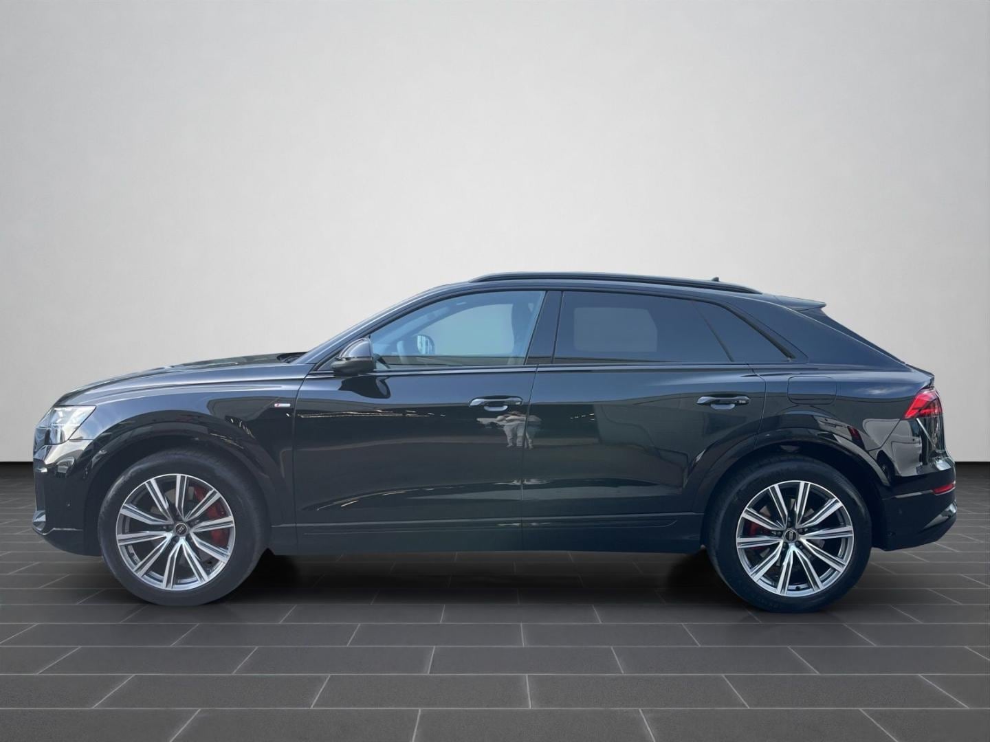 Bild über Audi Q8 SUV TFSI e S line business TFSI e quattro 360 kW tiptronic - für weitere Informationen kontaktieren Sie den Audi Partner