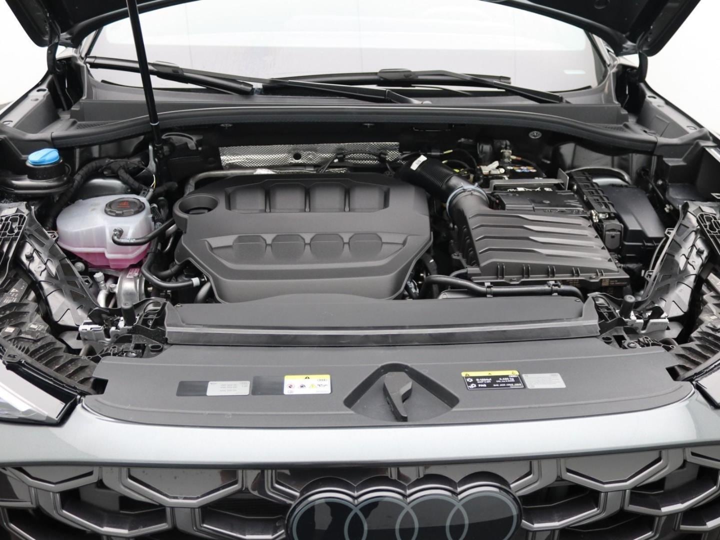 Bild über Audi Q3 SUV TFSI quattro 150 kW S tronic - für weitere Informationen kontaktieren Sie den Audi Partner