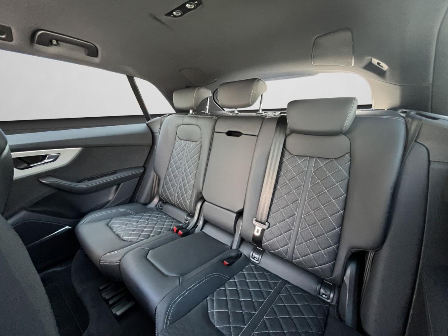Bild über Audi Q8 SUV TFSI e S line business TFSI e quattro 360 kW tiptronic - für weitere Informationen kontaktieren Sie den Audi Partner