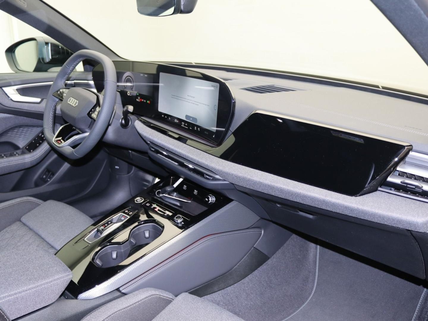 Bild über Audi A5 Limousine e-hybrid e-hybrid quattro 220 kW S tronic - für weitere Informationen kontaktieren Sie den Audi Partner