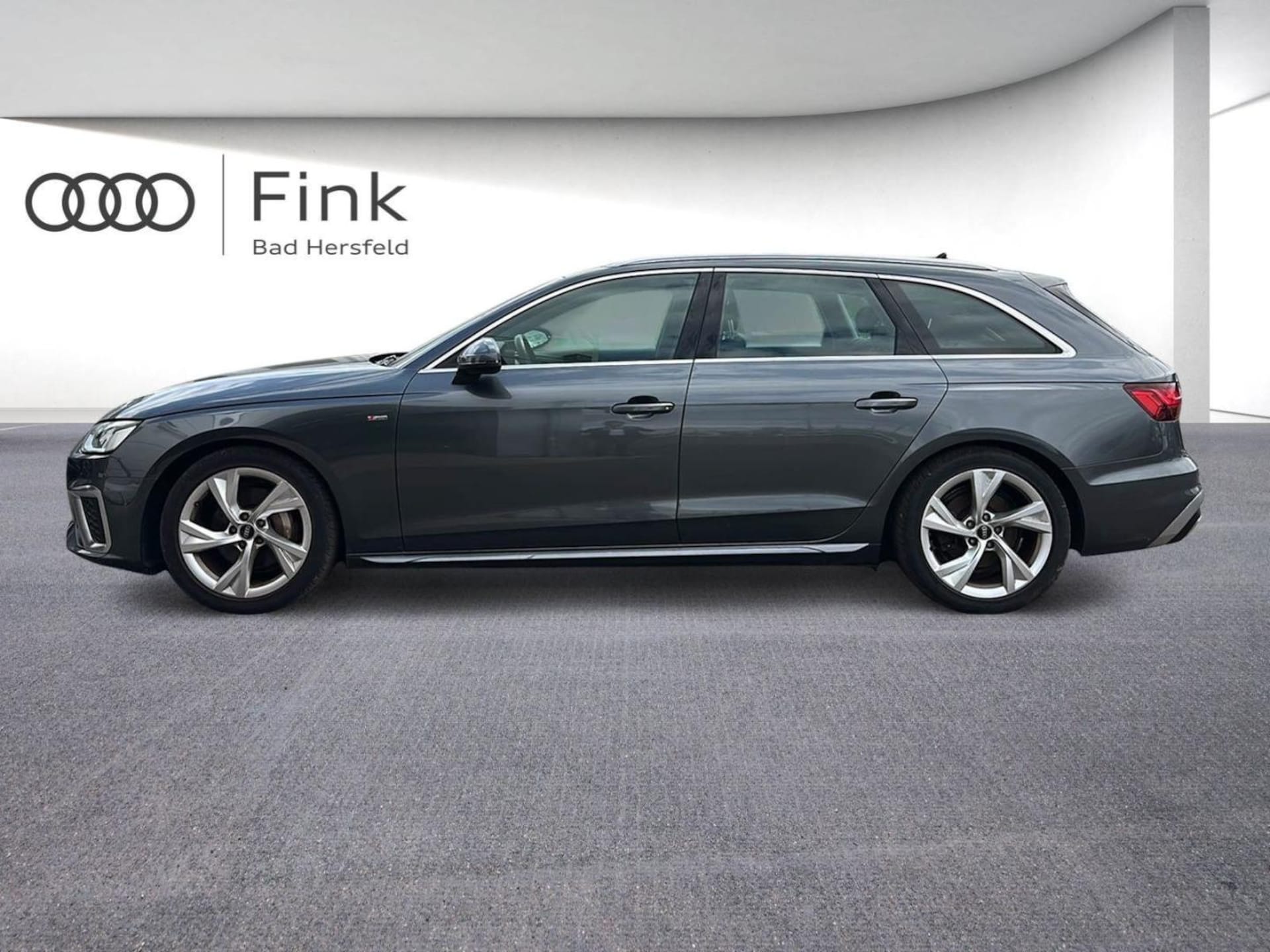 Audi A4 Avant S line