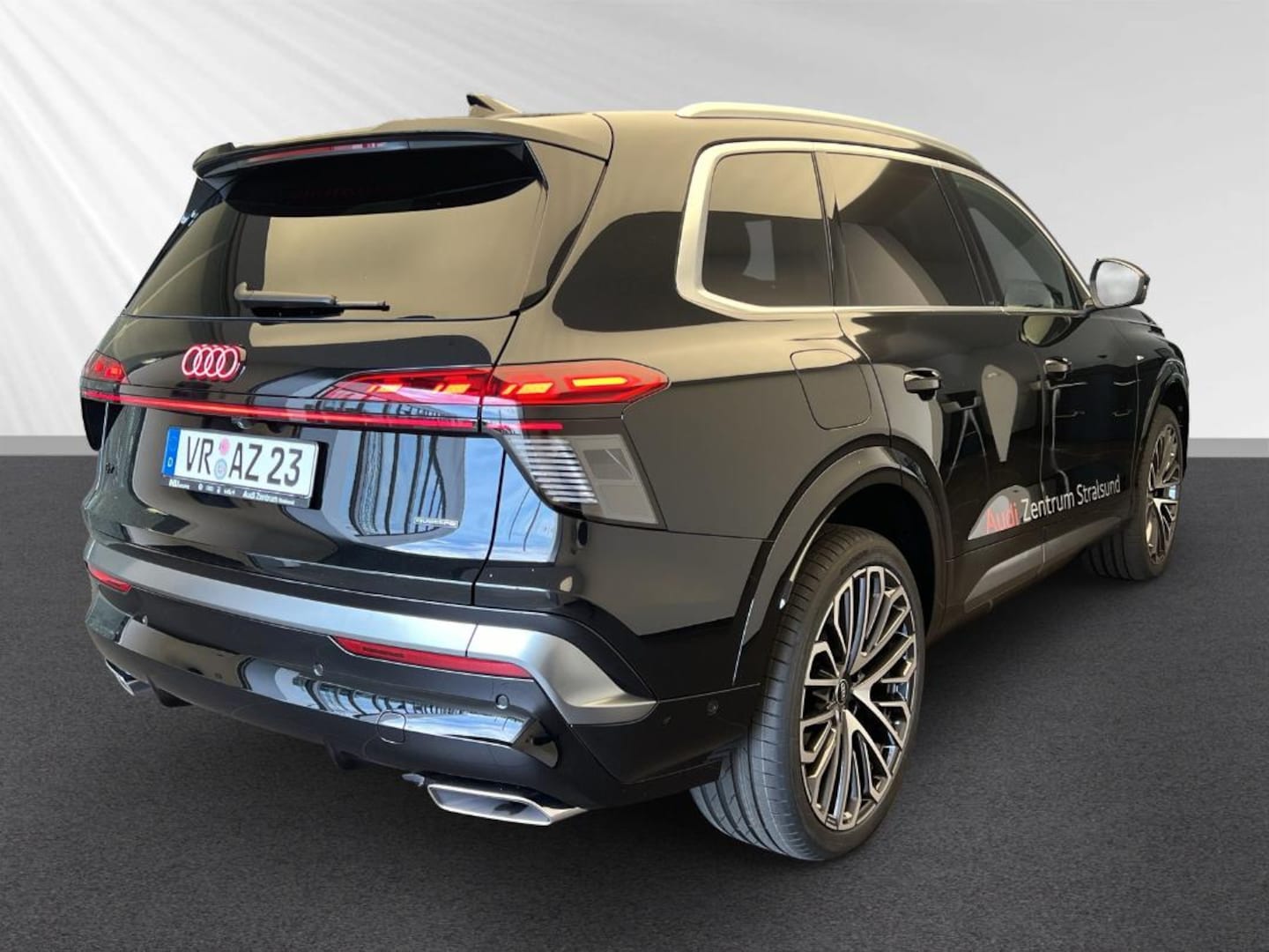 Bild über Audi Q7 SUV TDI quattro 220 kW tiptronic - für weitere Informationen kontaktieren Sie den Audi Partner