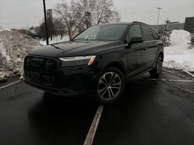 2025 Audi Q7 Premium's photo