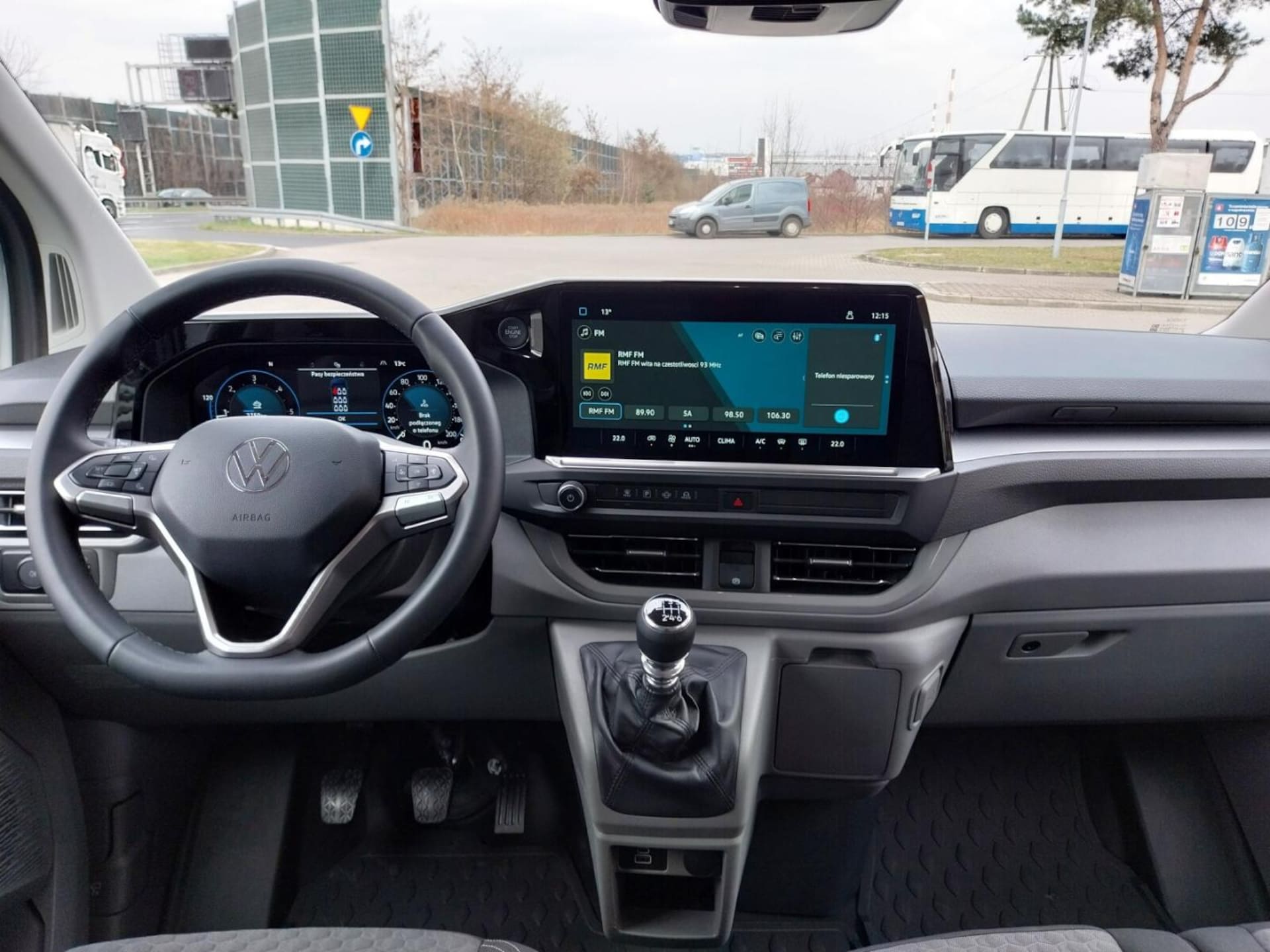 Volkswagen Caravelle długi roztaw osi Model bazowy
