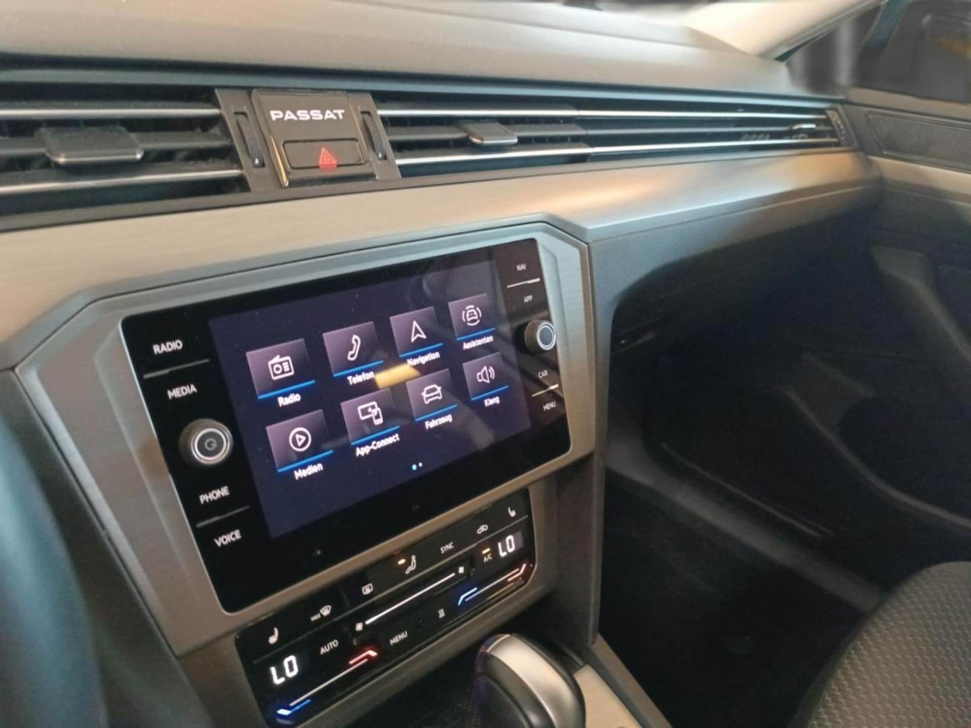 Volkswagen Passat Variant Basis-Modell