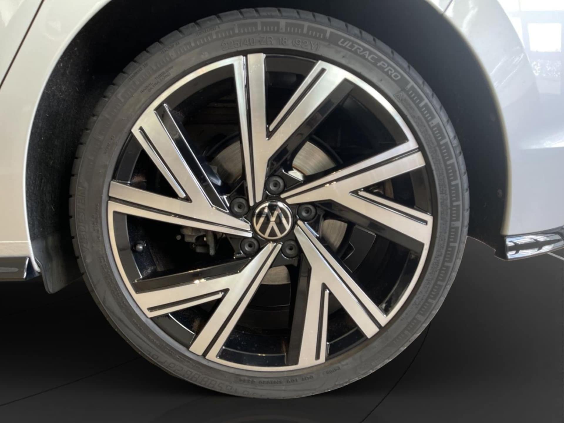 Volkswagen Golf R-Line