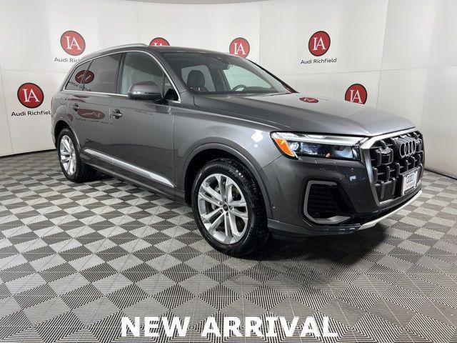 2025 Audi Q7 55 Premium Plus quattro Tiptronic's photo