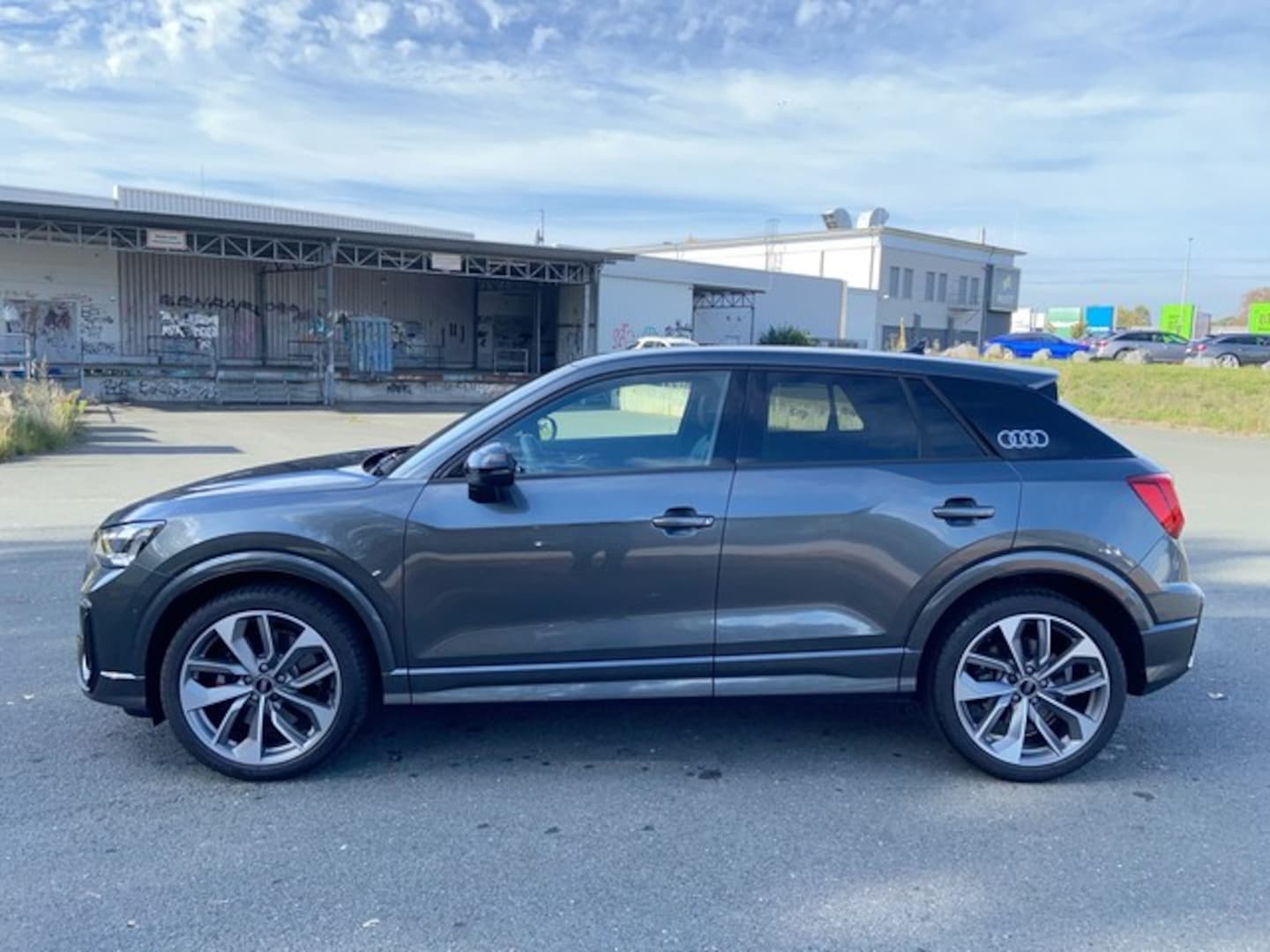Bild über Audi SQ2 TFSI quattro S tronic - für weitere Informationen kontaktieren Sie den Audi Partner