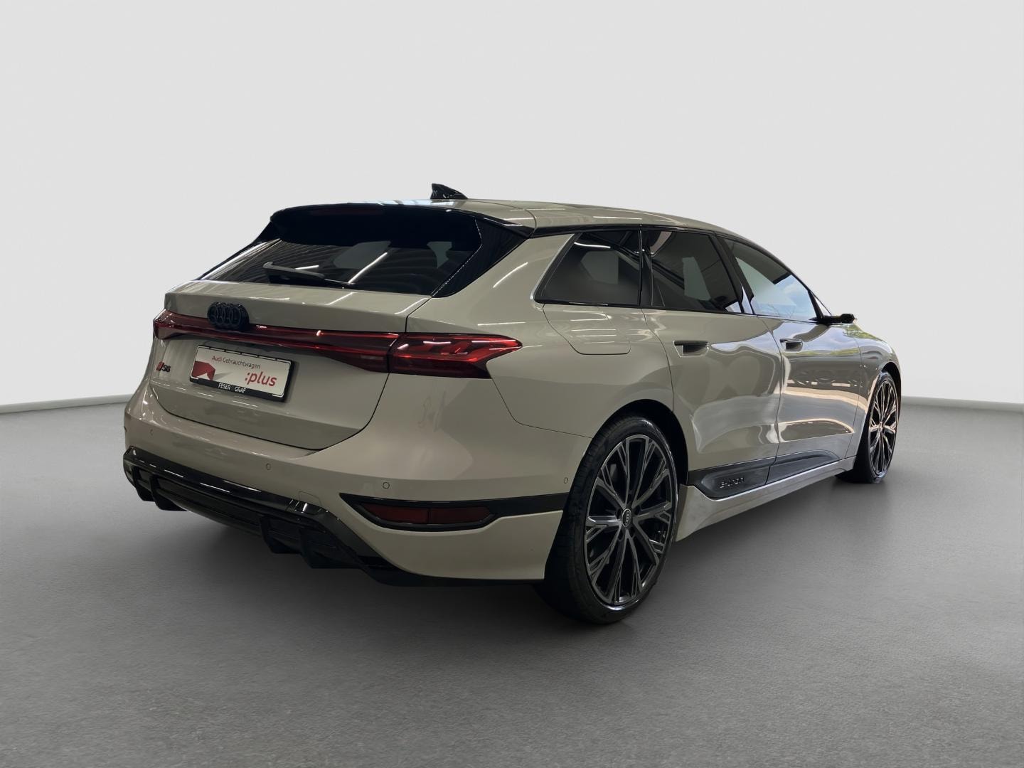 Bild über Audi S6 Avant e-tron edition one beige e-tron - für weitere Informationen kontaktieren Sie den Audi Partner