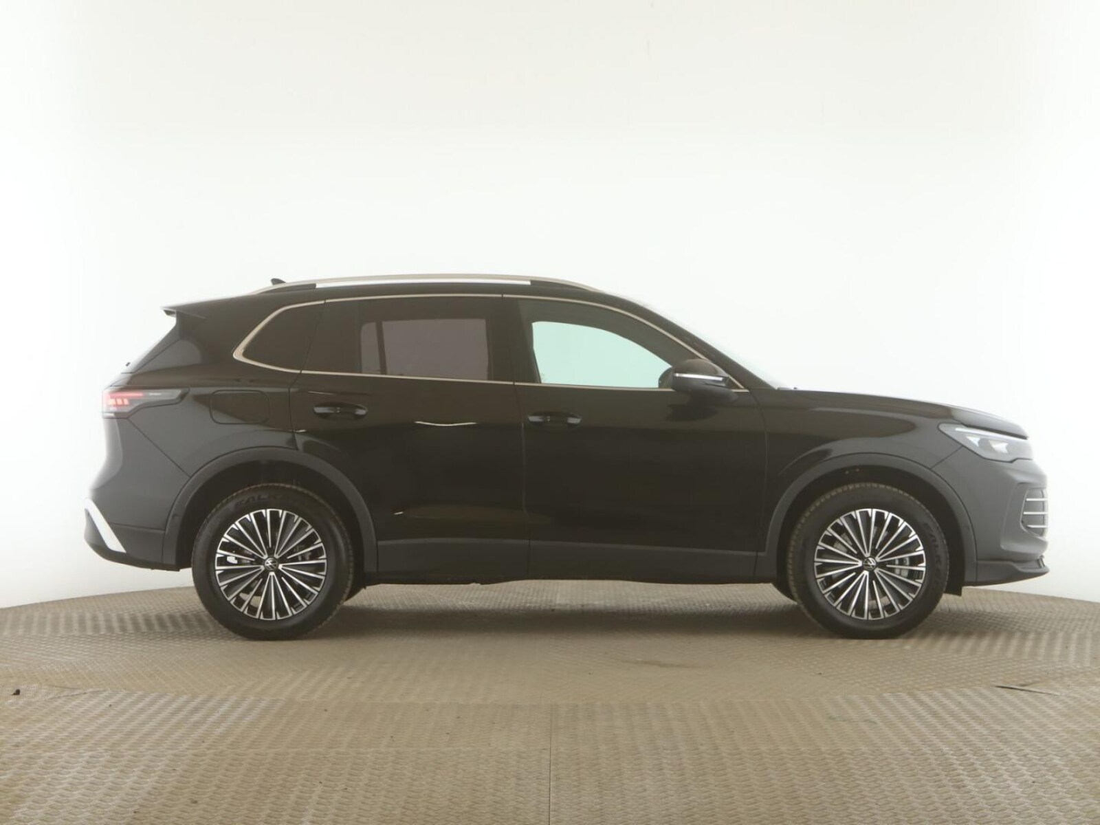 Volkswagen Tiguan – Bild 8