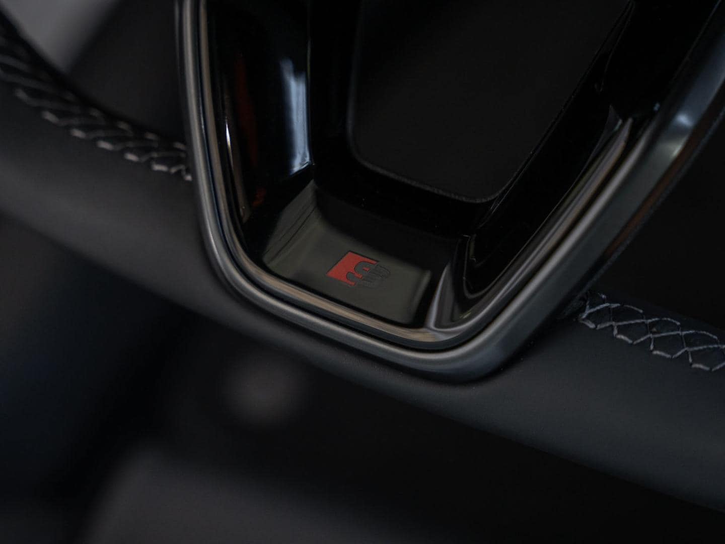 Bild über Audi A6 allroad TDI quattro 220 kW S tronic - für weitere Informationen kontaktieren Sie den Audi Partner