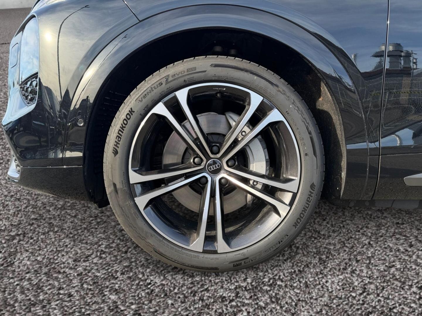 Bild über Audi Q7 SUV TDI quattro 220 kW tiptronic - für weitere Informationen kontaktieren Sie den Audi Partner