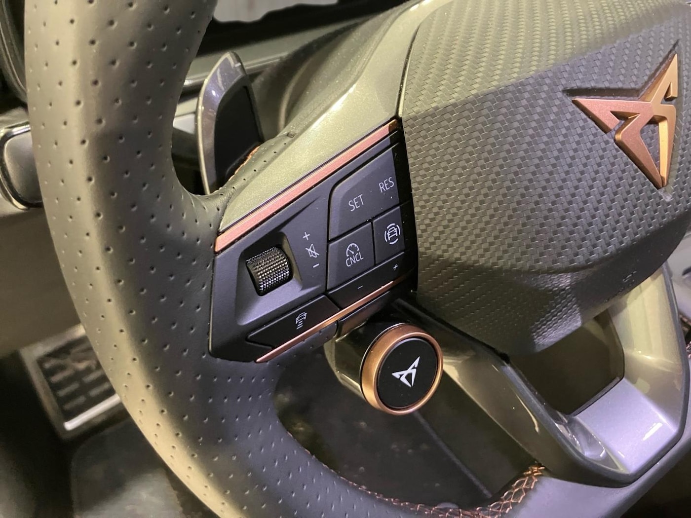 CUPRA Formentor 1.5 TSI e-Hybrid DSG 150 kW (204 CV) — photo 9