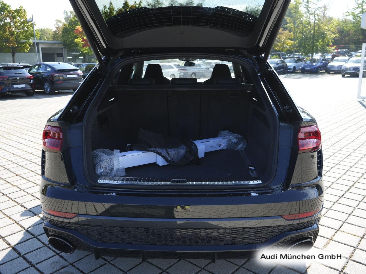 Bild über Audi RS Q8 TFSI quattro tiptronic - für weitere Informationen kontaktieren Sie den Audi Partner
