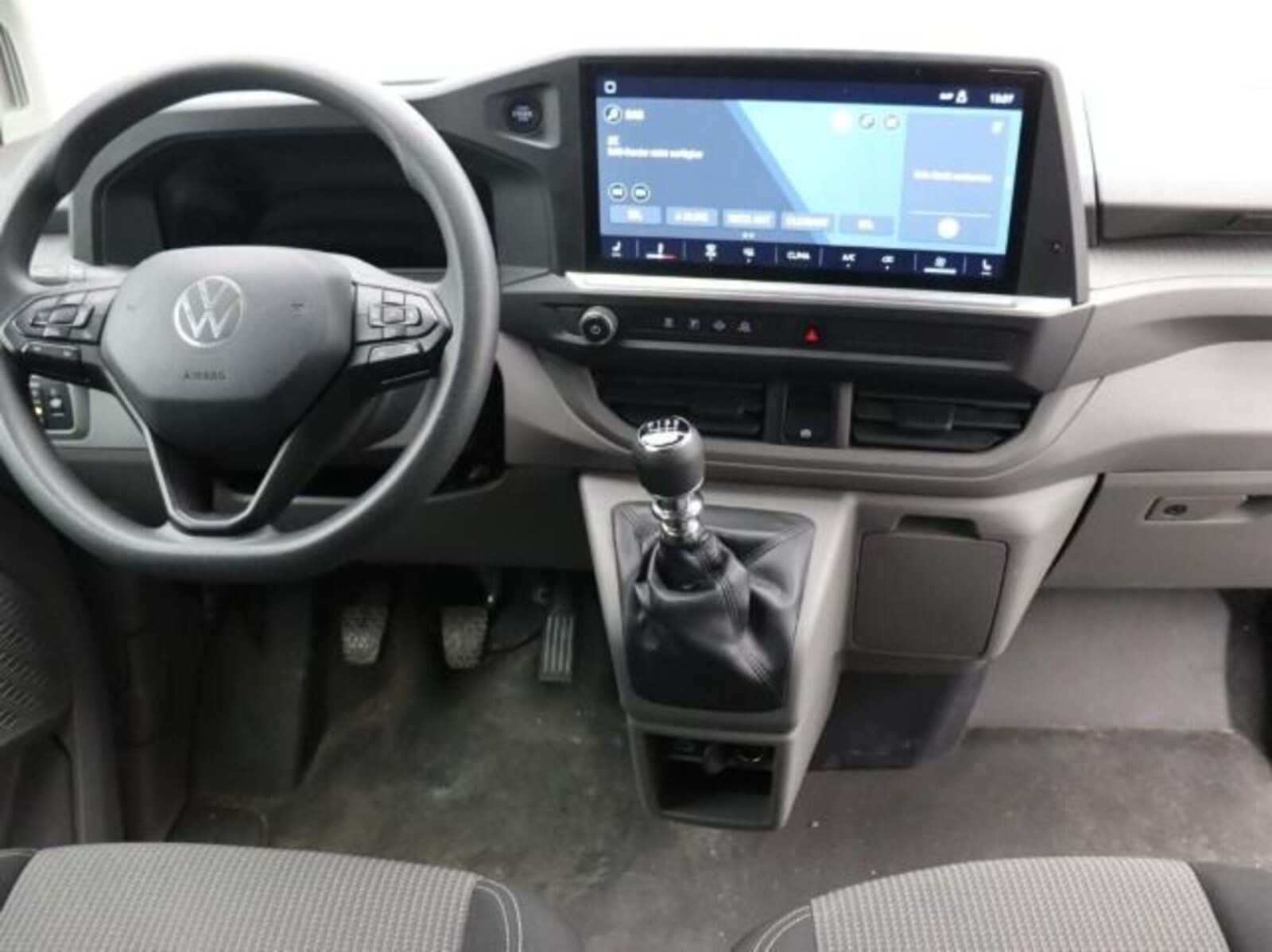 Volkswagen Transporter Kasten langer Radstand – Bild 4