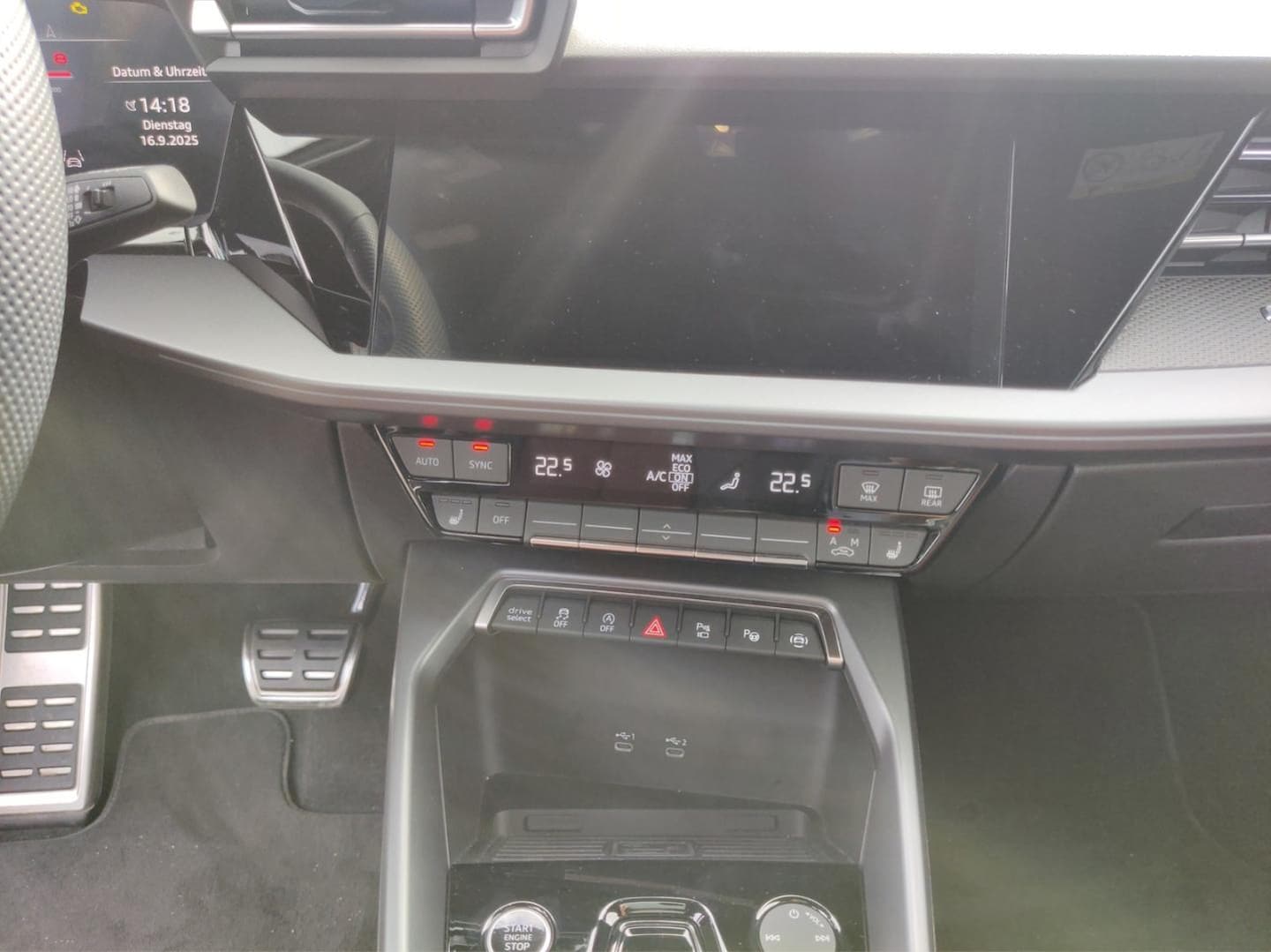 Bild über Audi A3 Sportback S line 35 TFSI S tronic - für weitere Informationen kontaktieren Sie den Audi Partner